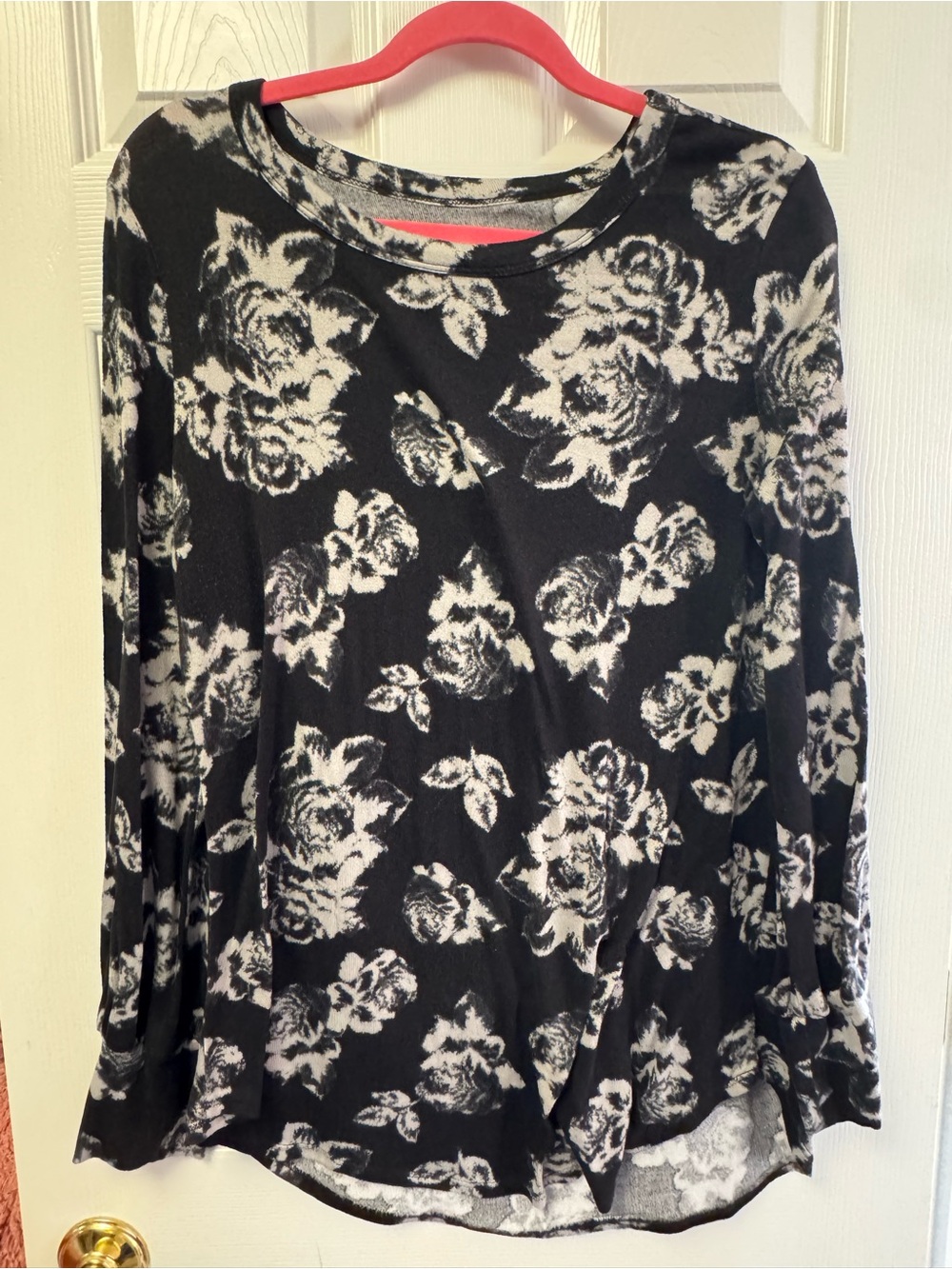 Maurices Black Floral Long-cuff Sleeve Women's Top sz large